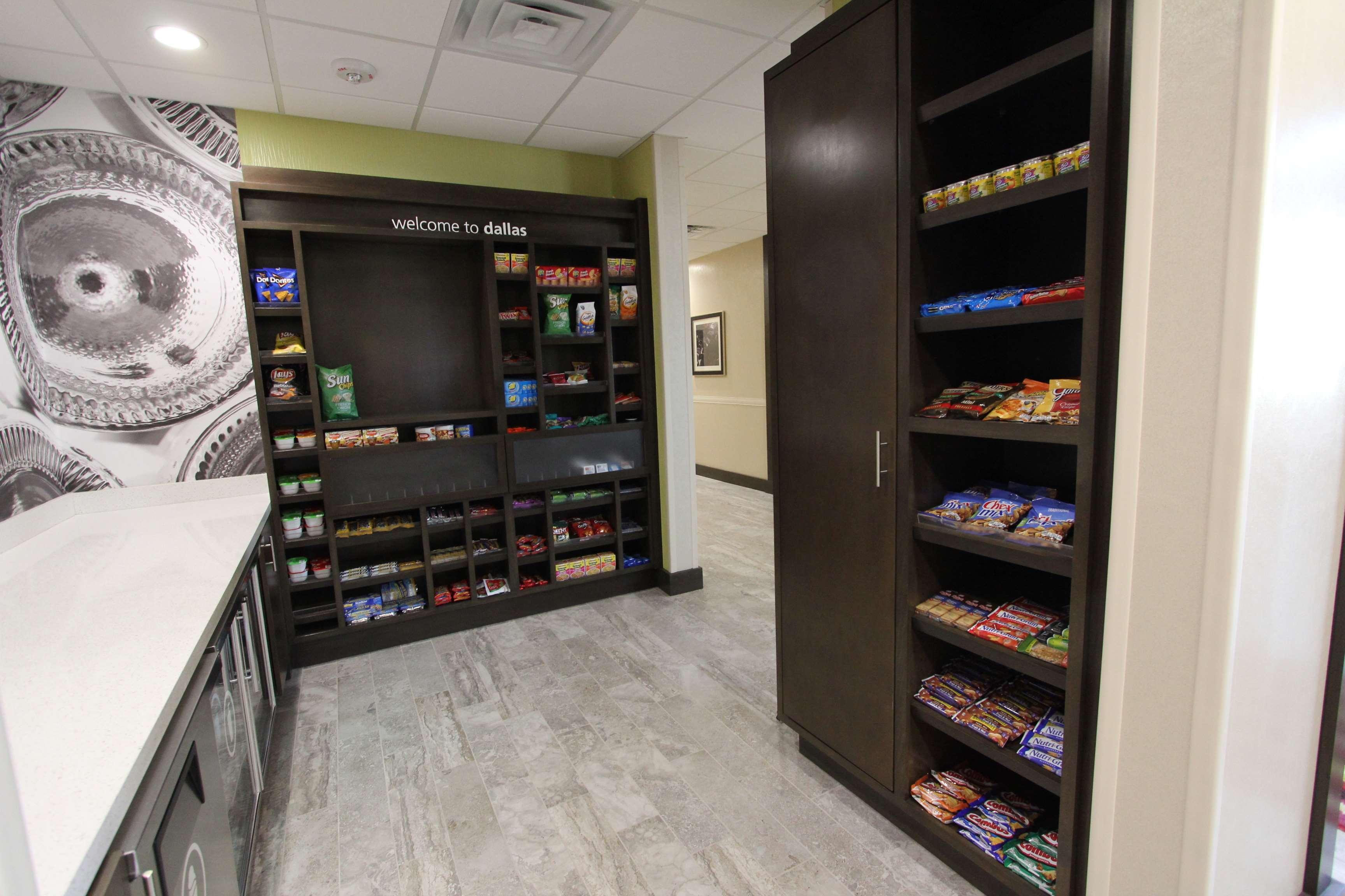 Hampton Inn & Suites Dallas Market Center Kültér fotó