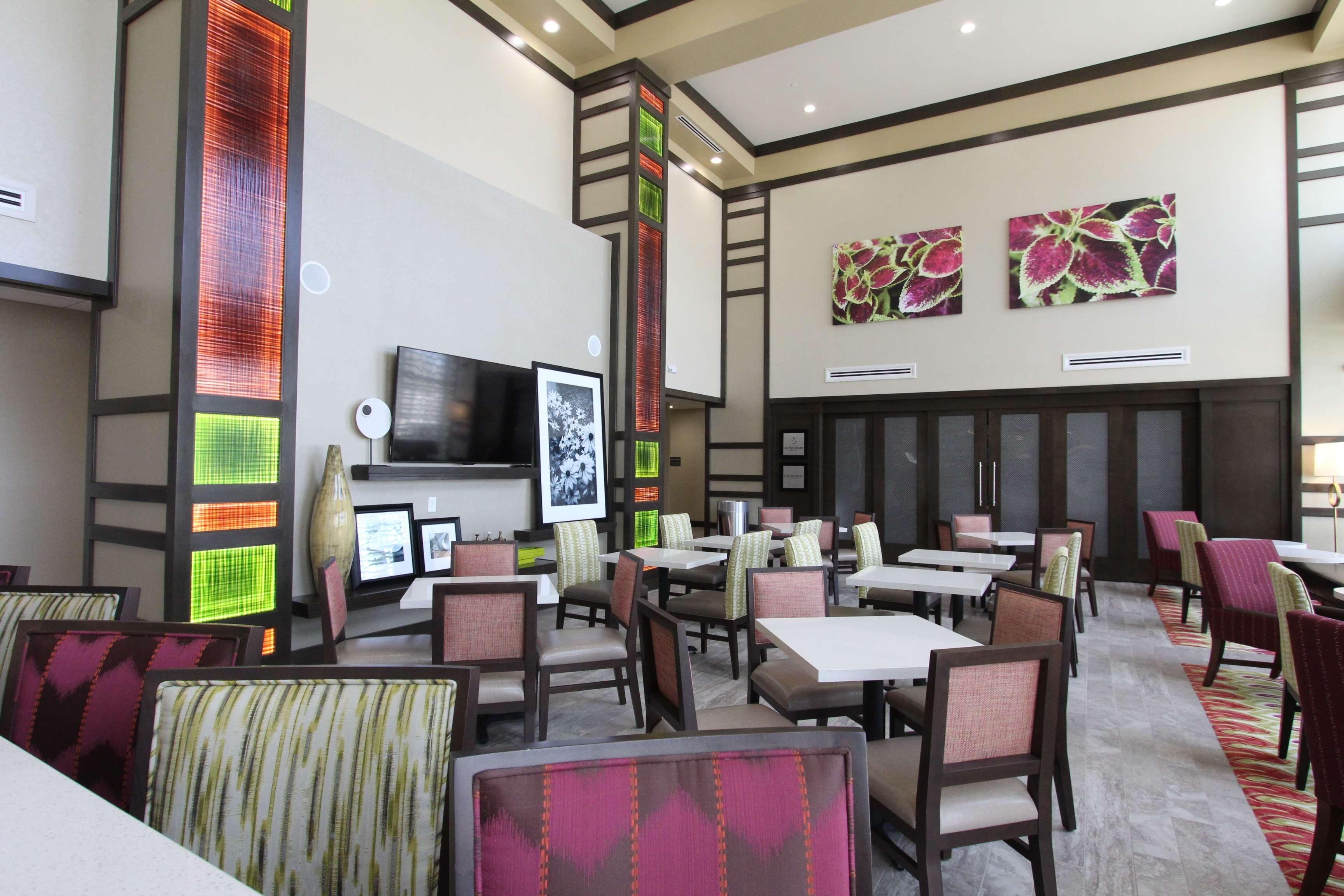 Hampton Inn & Suites Dallas Market Center Kültér fotó