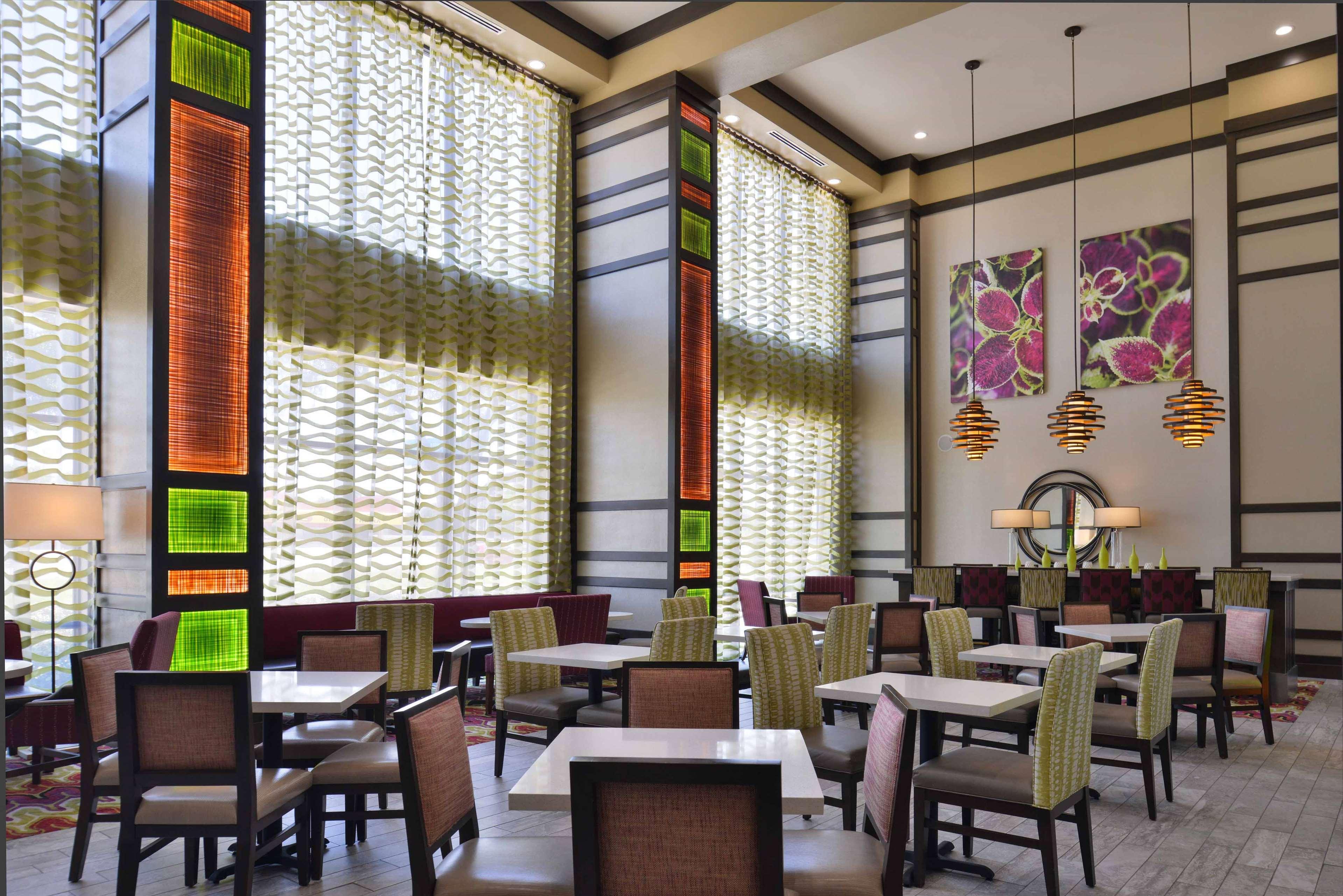 Hampton Inn & Suites Dallas Market Center Kültér fotó