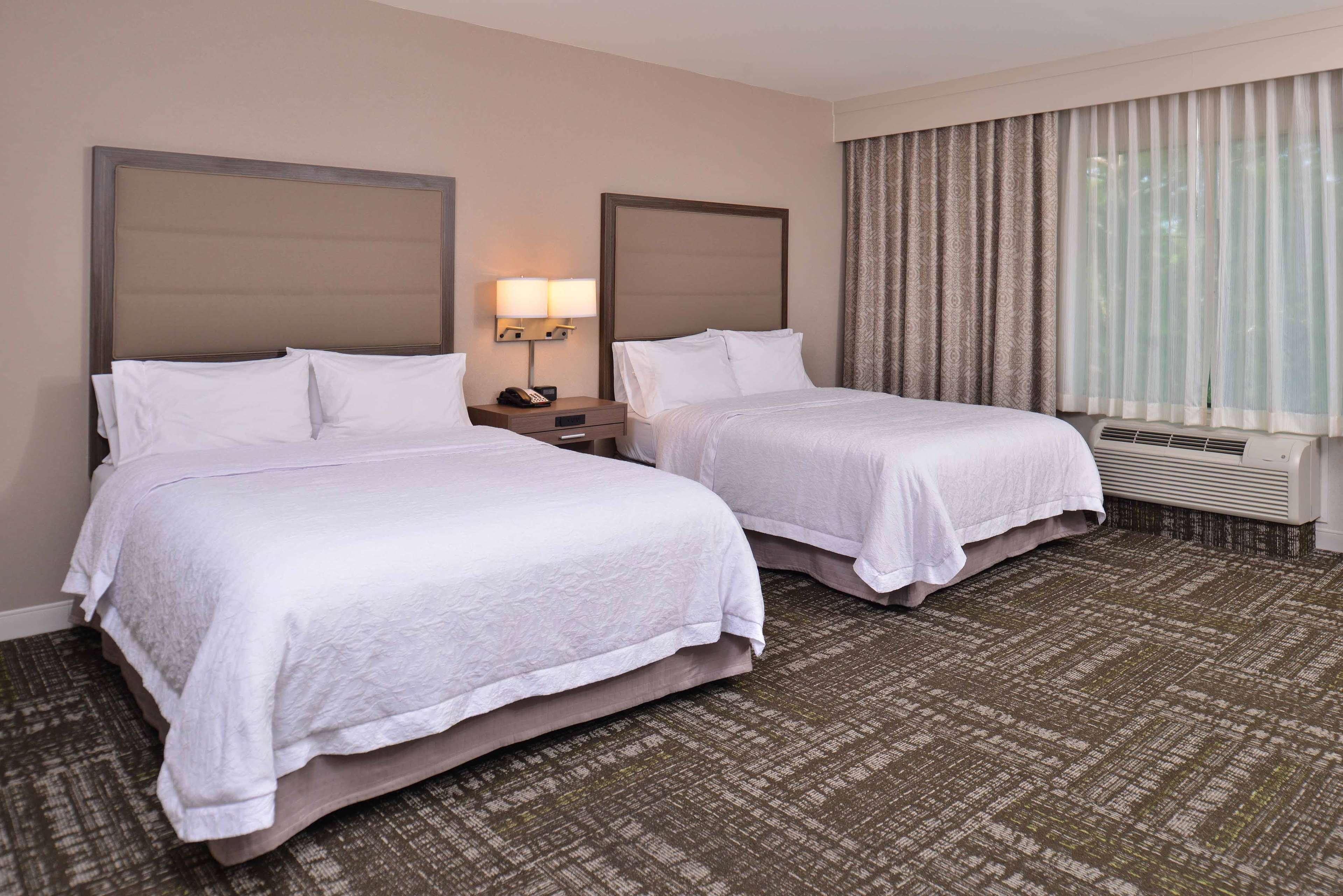 Hampton Inn & Suites Dallas Market Center Kültér fotó