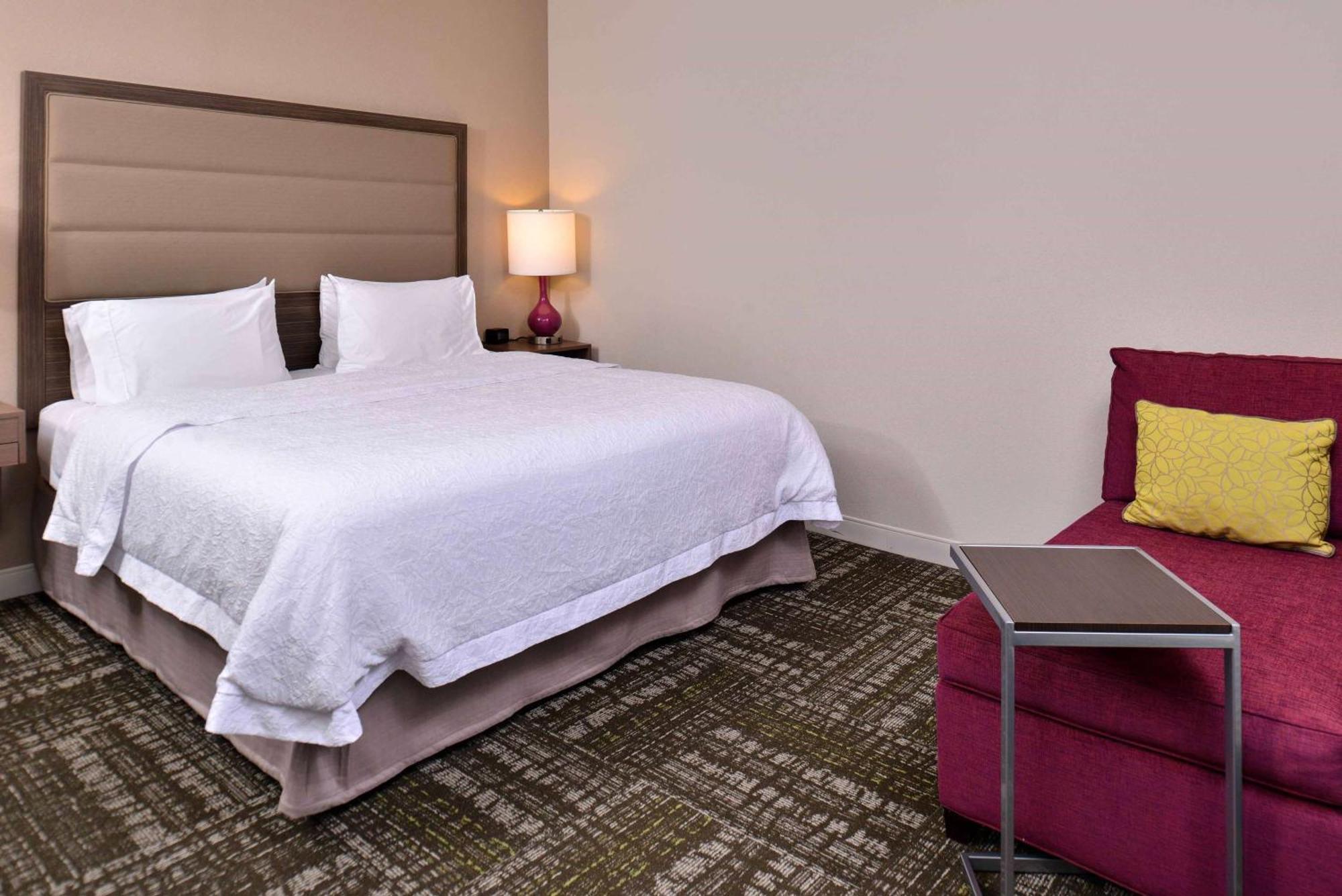 Hampton Inn & Suites Dallas Market Center Kültér fotó