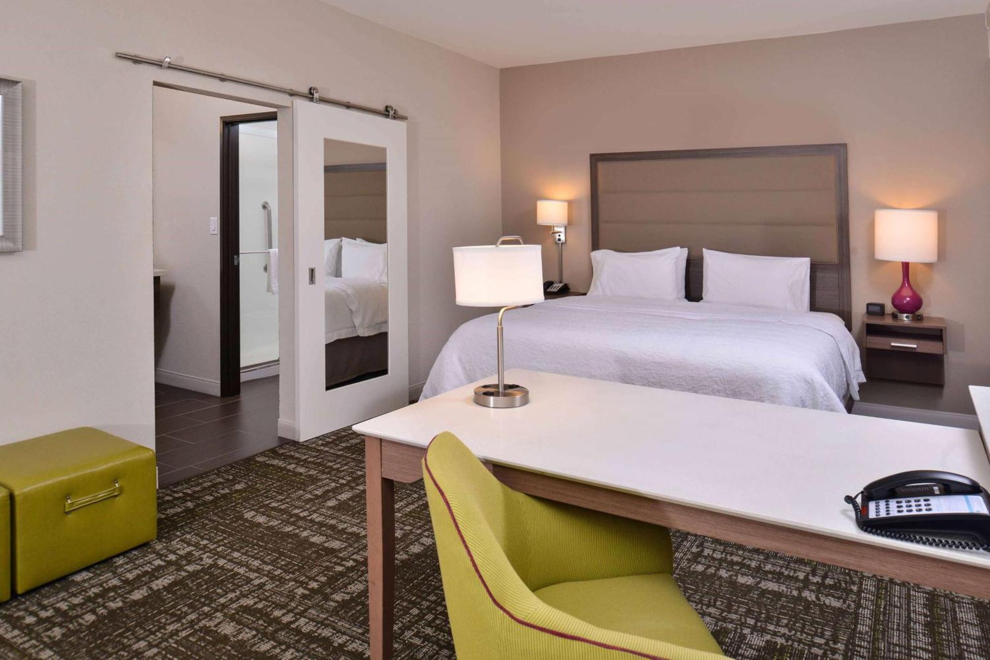 Hampton Inn & Suites Dallas Market Center Kültér fotó