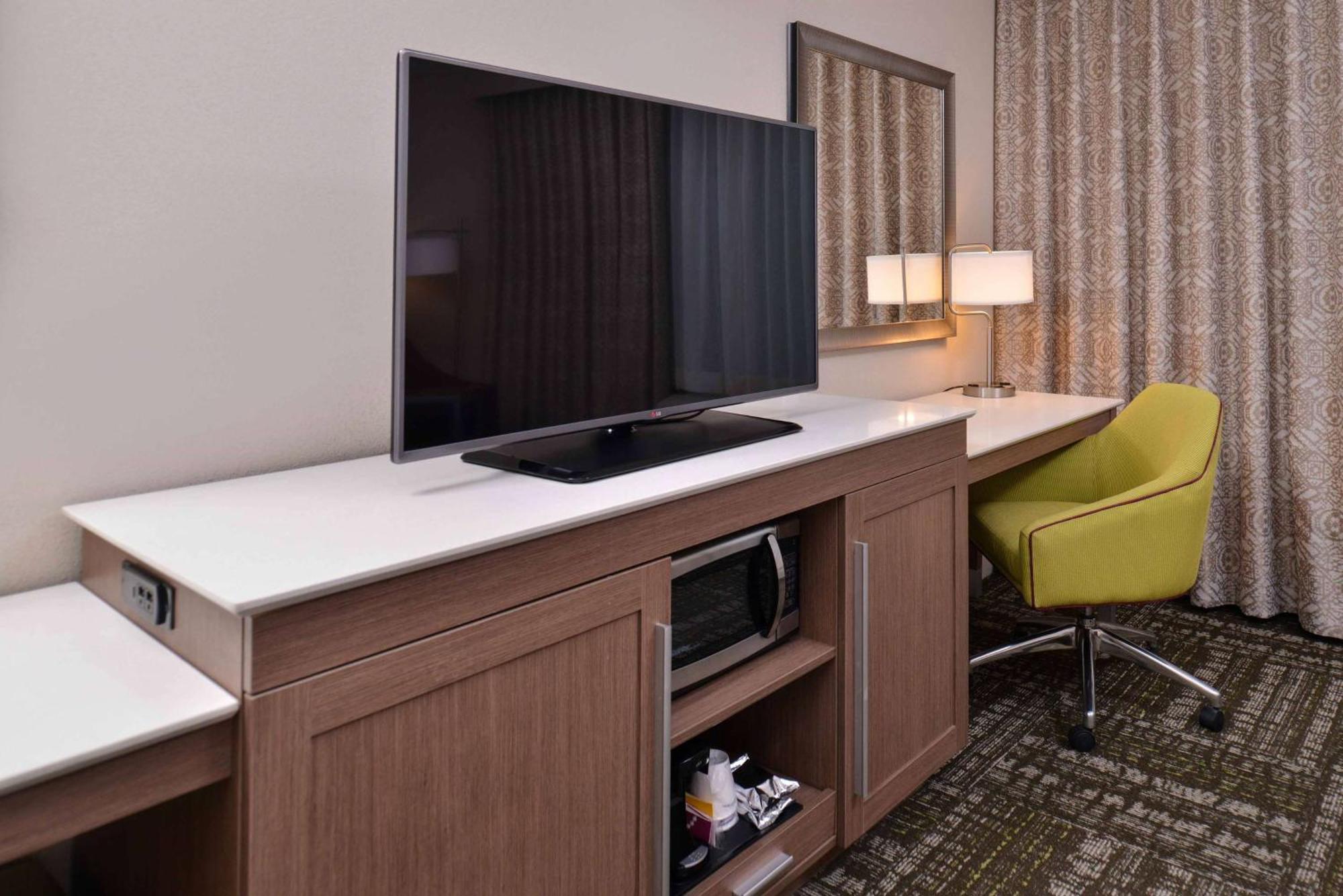 Hampton Inn & Suites Dallas Market Center Kültér fotó